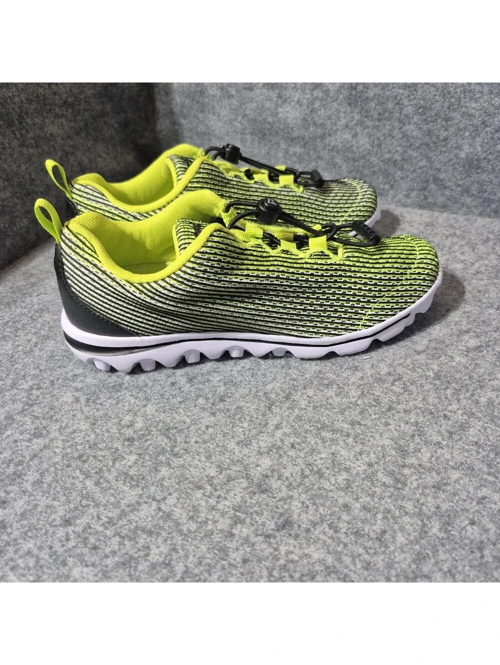 Prophet Women's Yellow/Black/White Striped Lace-Up Low Top Sneaker WAT042M